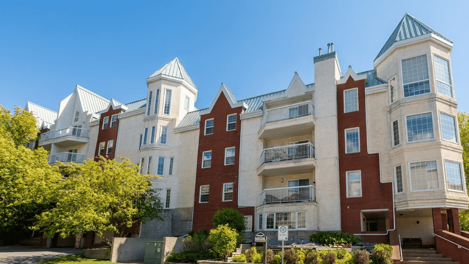 3 Perron St Aberta